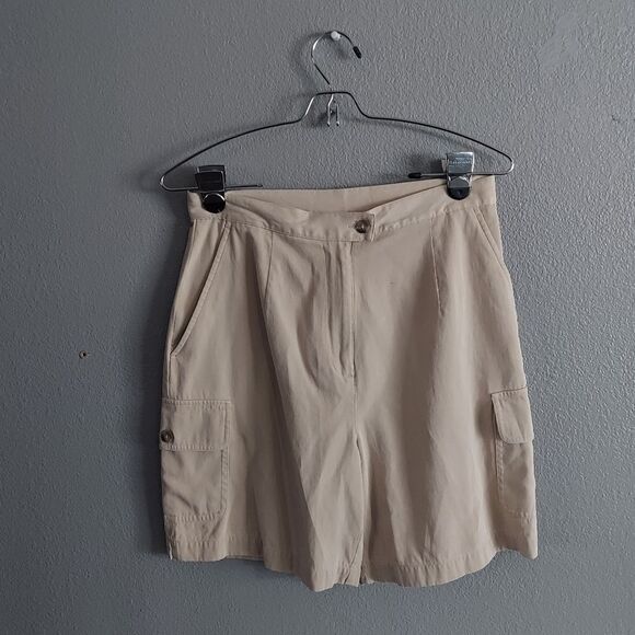 VINTAGE IZOD Washable Silk Camel Cargo Resort High Rise Shorts Women's 8 - Picture 1 of 4